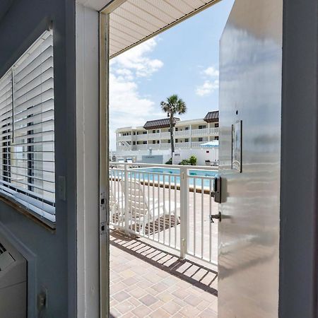 Coastal Waters 107 - A Studio Poolside Retreat New Smyrna Beach Εξωτερικό φωτογραφία