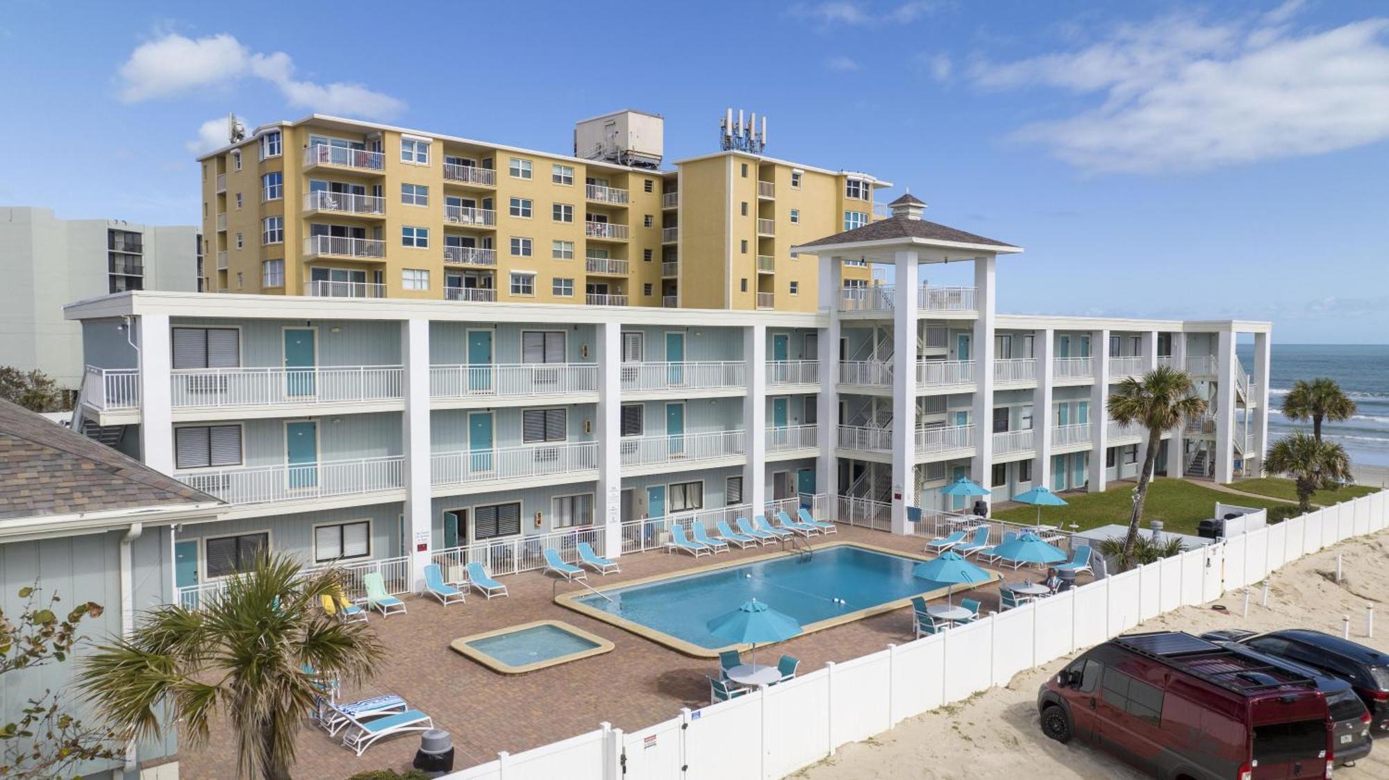 Coastal Waters 107 - A Studio Poolside Retreat New Smyrna Beach Εξωτερικό φωτογραφία